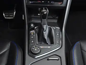 VW Tiguan 2.0 TSI R 4Motion DSG PANO RFK HUD AHK NA