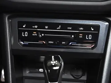 VW Tiguan 2.0 TSI R 4Motion DSG PANO RFK HUD AHK NA