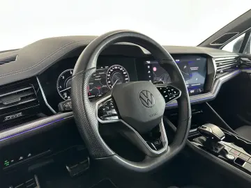 VW Touareg R-Line 4M  HUD  AHK  MASS  DYN  STHZ  21