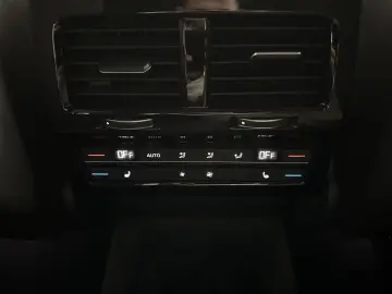 VW Touareg R-Line 4M  HUD  AHK  MASS  DYN  STHZ  21