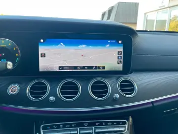 MERCEDES-BENZ E 300de Lim AMG LINE MBUX  BURMESTER 360  PANO