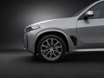 BMW X5 xDrive30d 3x M SPORT LUFT PANO ACC INDIVIDUAL