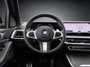 BMW X5 xDrive30d 3x M SPORT LUFT PANO ACC INDIVIDUAL