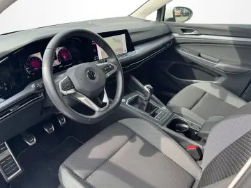 VW Golf VIII 1.5 TSI  ACTIVE   STDHZG LED NAVI HUD