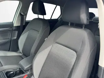 VW Golf VIII 1.5 TSI  ACTIVE   STDHZG LED NAVI HUD