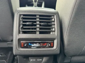VW Golf VIII 1.5 TSI  ACTIVE   STDHZG LED NAVI HUD