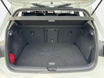 VW Golf VIII 1.5 TSI  ACTIVE   STDHZG LED NAVI HUD