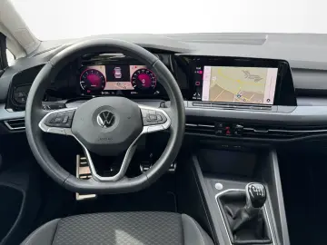 VW Golf VIII 1.5 TSI  ACTIVE   STDHZG LED NAVI HUD