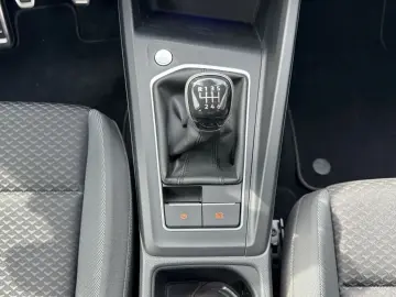 VW Golf VIII 1.5 TSI  ACTIVE   STDHZG LED NAVI HUD