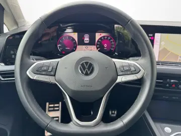VW Golf VIII 1.5 TSI  ACTIVE   STDHZG LED NAVI HUD
