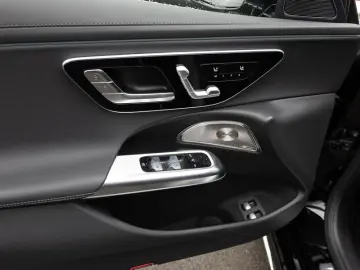 MERCEDES-BENZ E300e 4M SuperScreen Burmester Ventilation 360