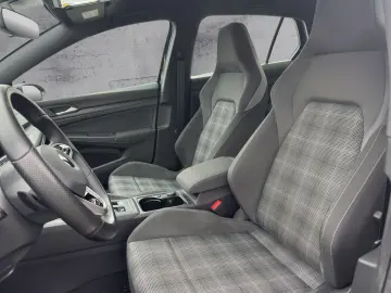 VW Golf VIII GTD 2.0 TDI DSG BLACKSTYLE ACC NAV