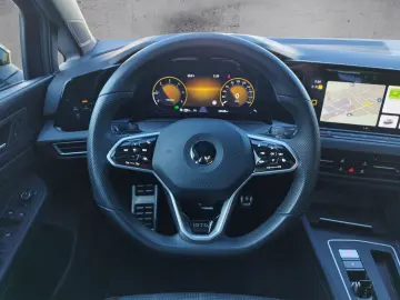 VW Golf VIII GTD 2.0 TDI DSG BLACKSTYLE ACC NAV