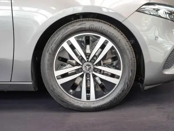 MERCEDES-BENZ A 200 d Progressive Standheizung DISTR…