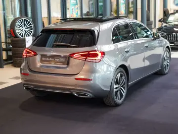 MERCEDES-BENZ A 200 d Progressive Standheizung DISTR…