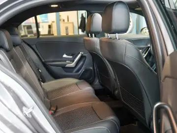 MERCEDES-BENZ A 200 d Progressive Standheizung DISTR…