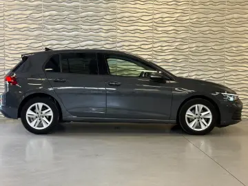 VW GOLF VIII 1.5 TSI LIFE SHZ LED  AMBIENTE NAVI