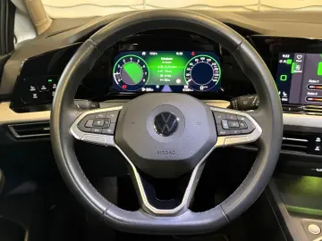 VW GOLF VIII 1.5 TSI LIFE SHZ LED  AMBIENTE NAVI