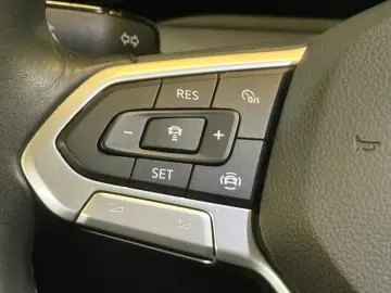 VW GOLF VIII 1.5 TSI LIFE SHZ LED  AMBIENTE NAVI