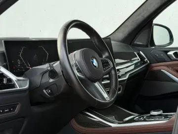 BMW X7 xDrive 40d M Sport SoftClose ACC HuD FROZEN