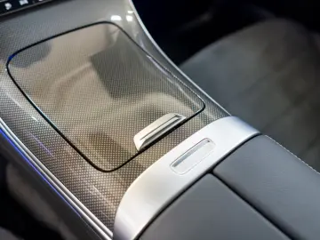 MERCEDES-BENZ CLE 300 e AMG Sport Premium NIGHT PANO HUD LED