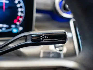 MERCEDES-BENZ CLE 300 e AMG Sport Premium NIGHT PANO HUD LED