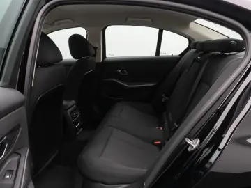 BMW 318i GeschwindigReg DAB PDC Cockpit  Widscreen