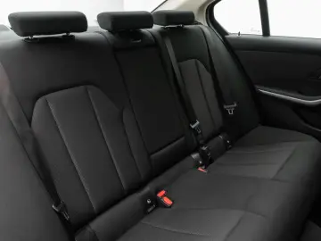 BMW 318i GeschwindigReg DAB PDC Cockpit  Widscreen