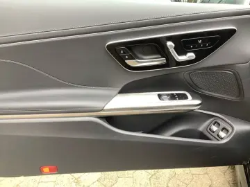 MERCEDES-BENZ CLE 300 e COUPÉ AMG KAM LED PANO AHK