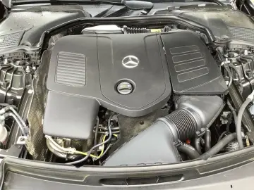 MERCEDES-BENZ CLE 300 e COUPÉ AMG KAM LED PANO AHK