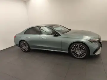 MERCEDES-BENZ E 300de 4M AMG AirM SuperScreen Burmester