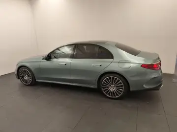 MERCEDES-BENZ E 300de 4M AMG AirM SuperScreen Burmester