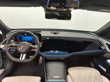 MERCEDES-BENZ E 300de 4M AMG AirM SuperScreen Burmester