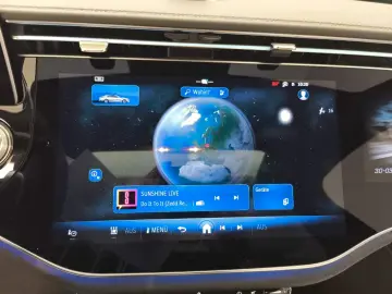 MERCEDES-BENZ E 300de 4M AMG AirM SuperScreen Burmester