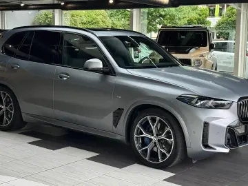BMW X5 30d xD M Sport FROZEN 7-Sitz Pano-SKY Massage