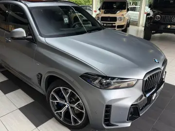 BMW X5 30d xD M Sport FROZEN 7-Sitz Pano-SKY Massage