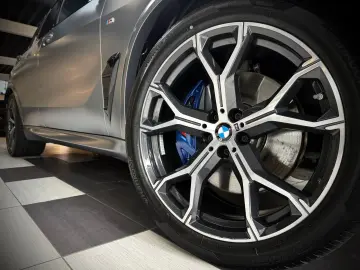 BMW X5 30d xD M Sport FROZEN 7-Sitz Pano-SKY Massage