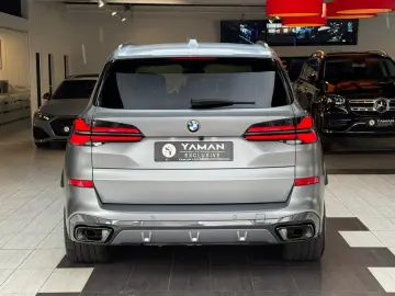 BMW X5 30d xD M Sport FROZEN 7-Sitz Pano-SKY Massage