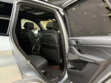 BMW X5 30d xD M Sport FROZEN 7-Sitz Pano-SKY Massage