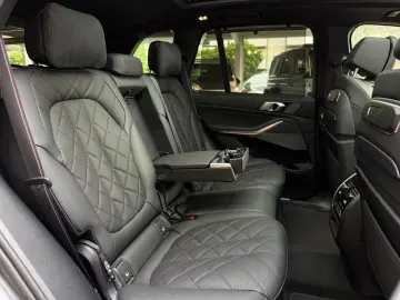 BMW X5 30d xD M Sport FROZEN 7-Sitz Pano-SKY Massage