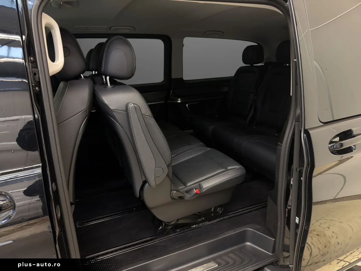 MERCEDES-BENZ V-Class 2023 — imagine 8