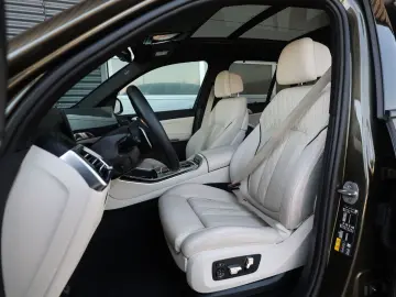 BMW X5 50e xDrive   Individual - Pano - AHK