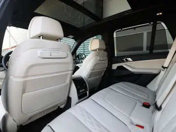 BMW X5 50e xDrive   Individual - Pano - AHK