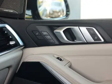 BMW X5 50e xDrive   Individual - Pano - AHK