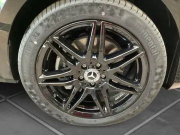 MERCEDES-BENZ V 300 d extralang 4 Matic AIRMATIC Sta…