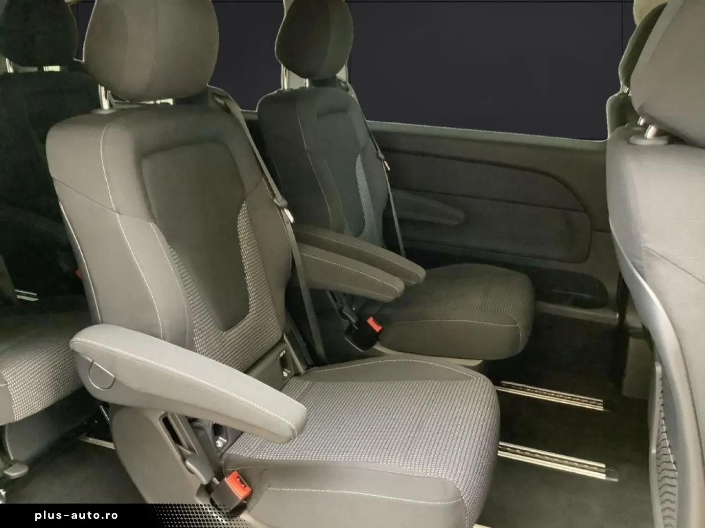 MERCEDES-BENZ V-Class 2024 — imagine 11