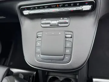 MERCEDES-BENZ V 300 d 4M AVANTGARDE Extralong 8-Seat…