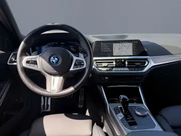 BMW 320 e M Sport E StandHZG AHK-el.Navi Digitales C
