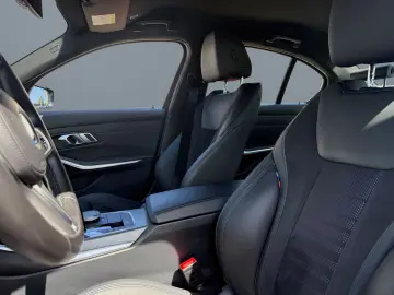 BMW 320 e M Sport E StandHZG AHK-el.Navi Digitales C