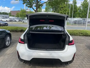 BMW 318 d Limousine M Sport AHK Parkass. H K Tempoma